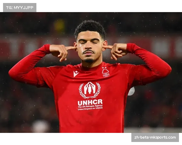 诺丁汉森林吉布斯-怀特 战术作用显著 诺丁汉森林吉布斯-怀特 战术作用显著